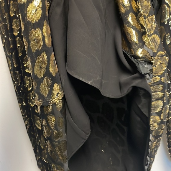 A.L.C. Logan metallic twist top - Picture 7 of 10